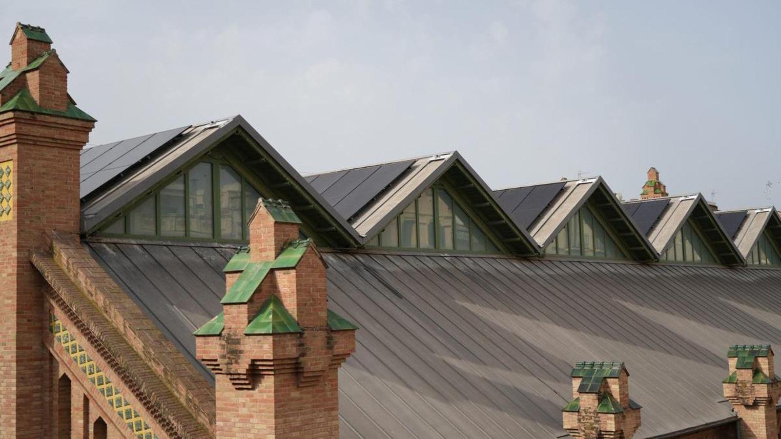 Photovoltaic panels on the roof of the Sants Market