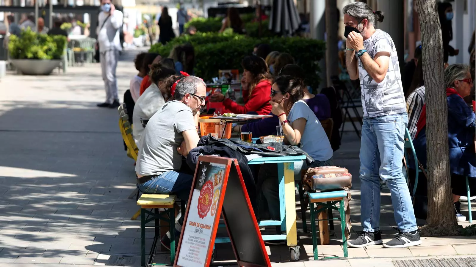 Una terrassa a Santa Catalina, un dels punts on l'Ajuntament de Palma també preveu limitar l'espai públic que ocupen.
