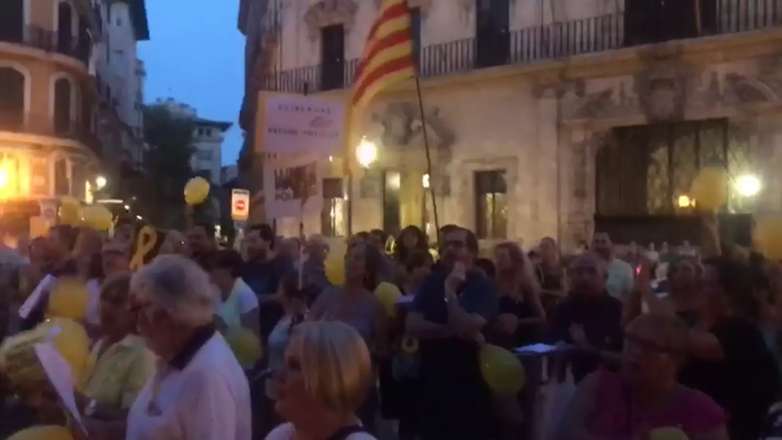 Crits de "llibertat presos polítics".