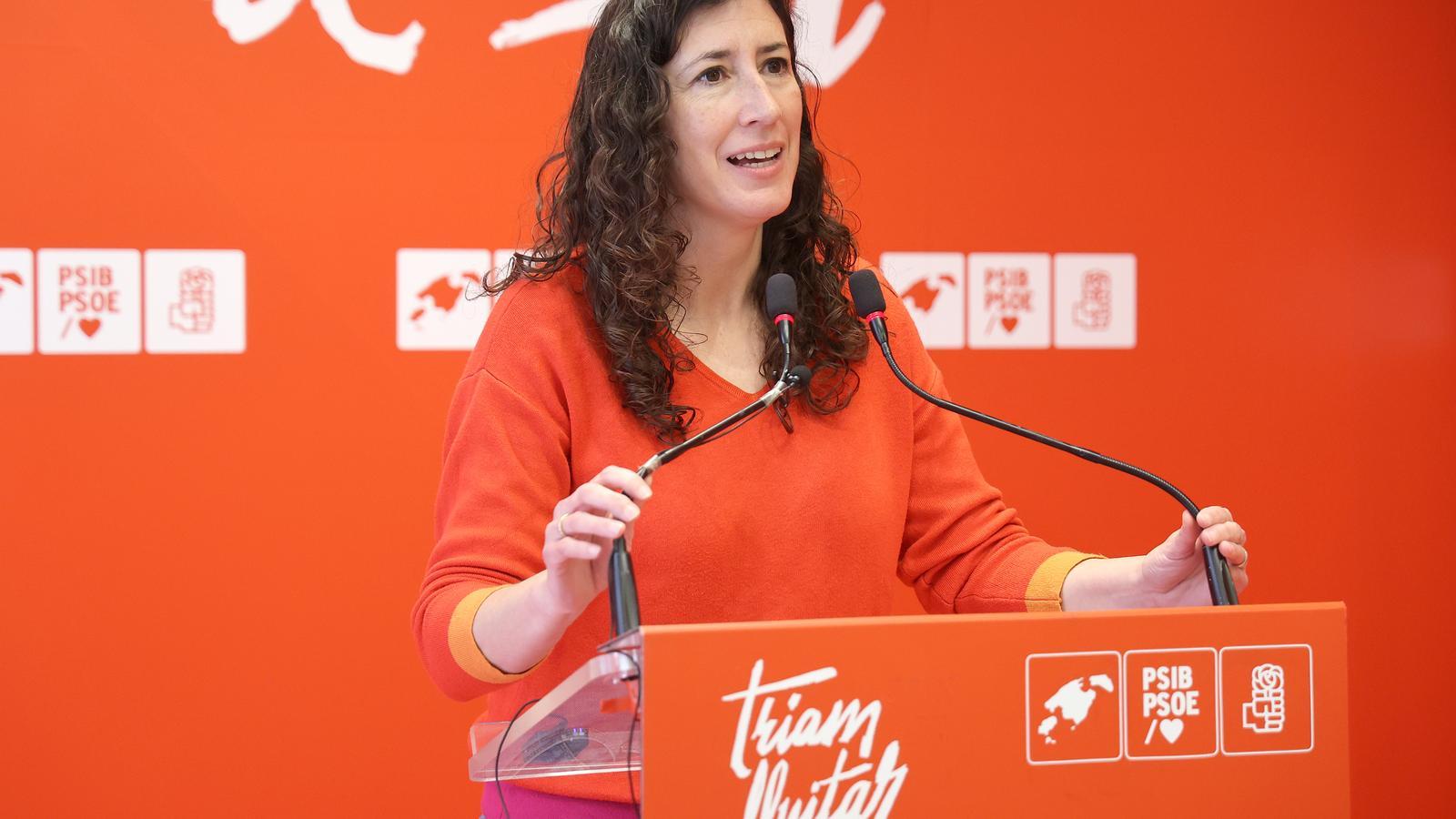 Amanda Fernández, durante una rueda de prensa.
