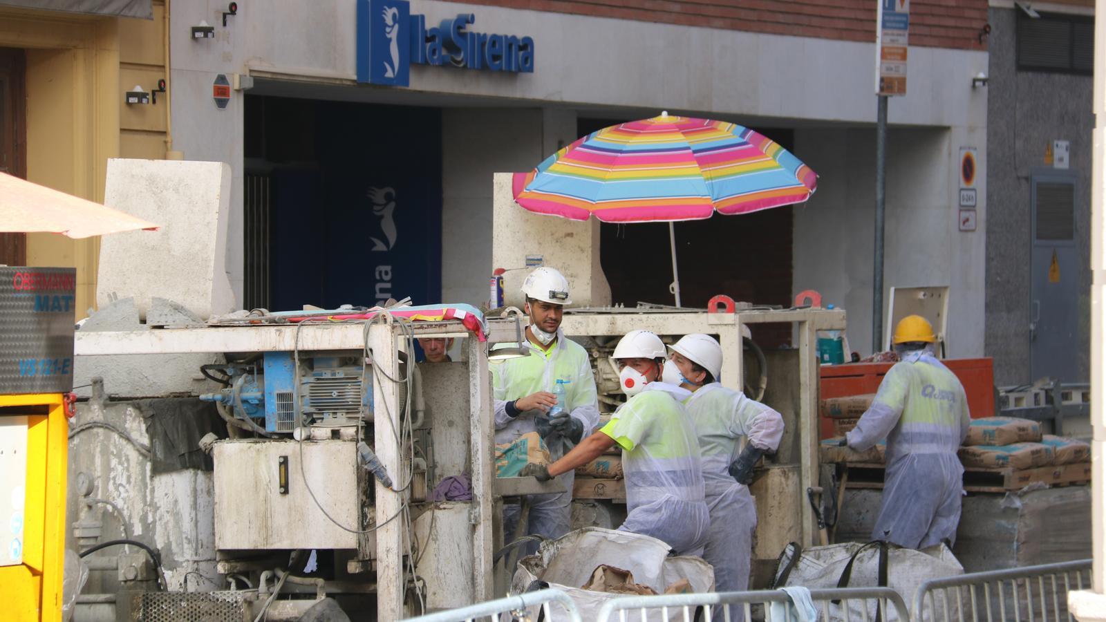 Obras en el socavón de la L9