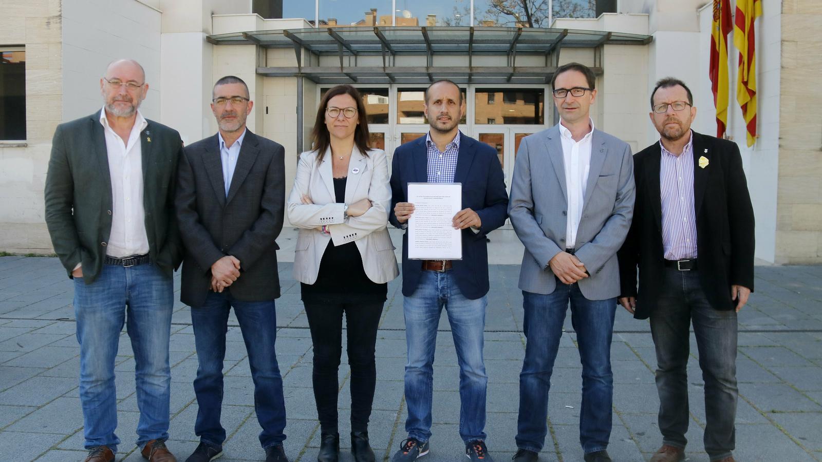 Alcaldes d'ERC al Maresme presenten una denuncia conjunta per "l'assetjament constant de grups violents d'extrema dreta"