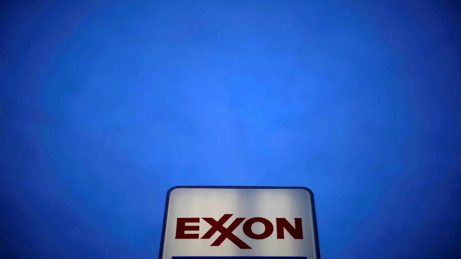 La petroliera ExxonMobil tindrà dos activistes climàtics al consell d'administració.