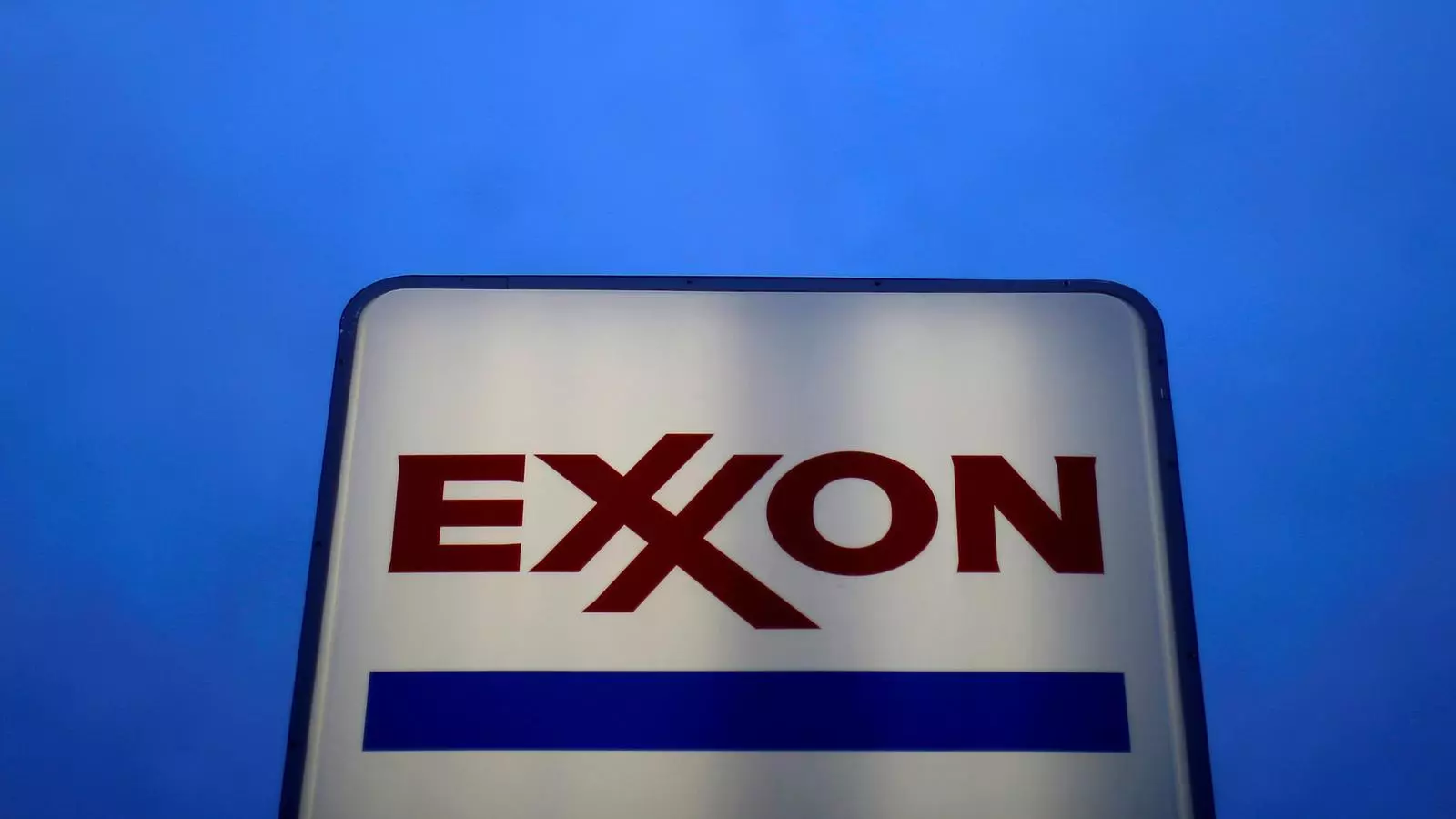 La petroliera ExxonMobil tindrà dos activistes climàtics al consell d'administració.