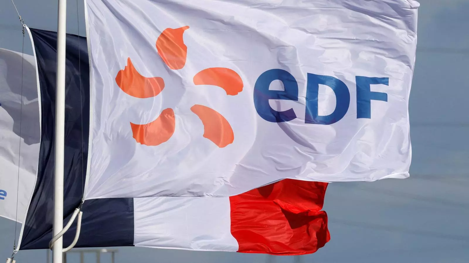 El govern francès vol controlar el 100% d'EDF.