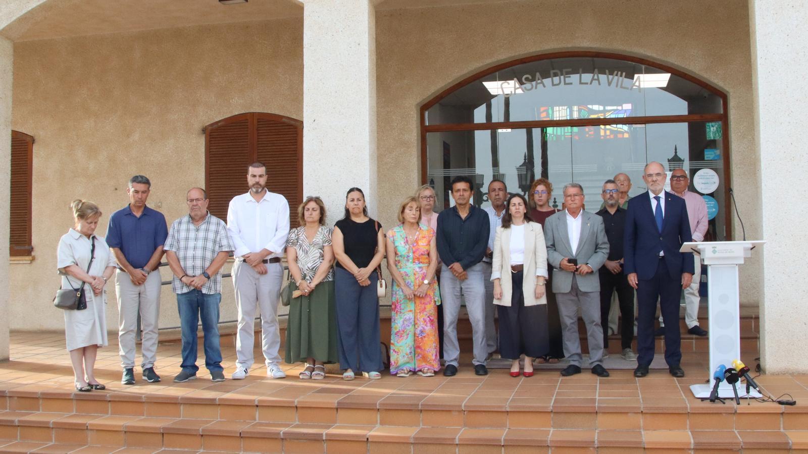 Minute of silence in Roda de Berà for the two women dead during the floods.