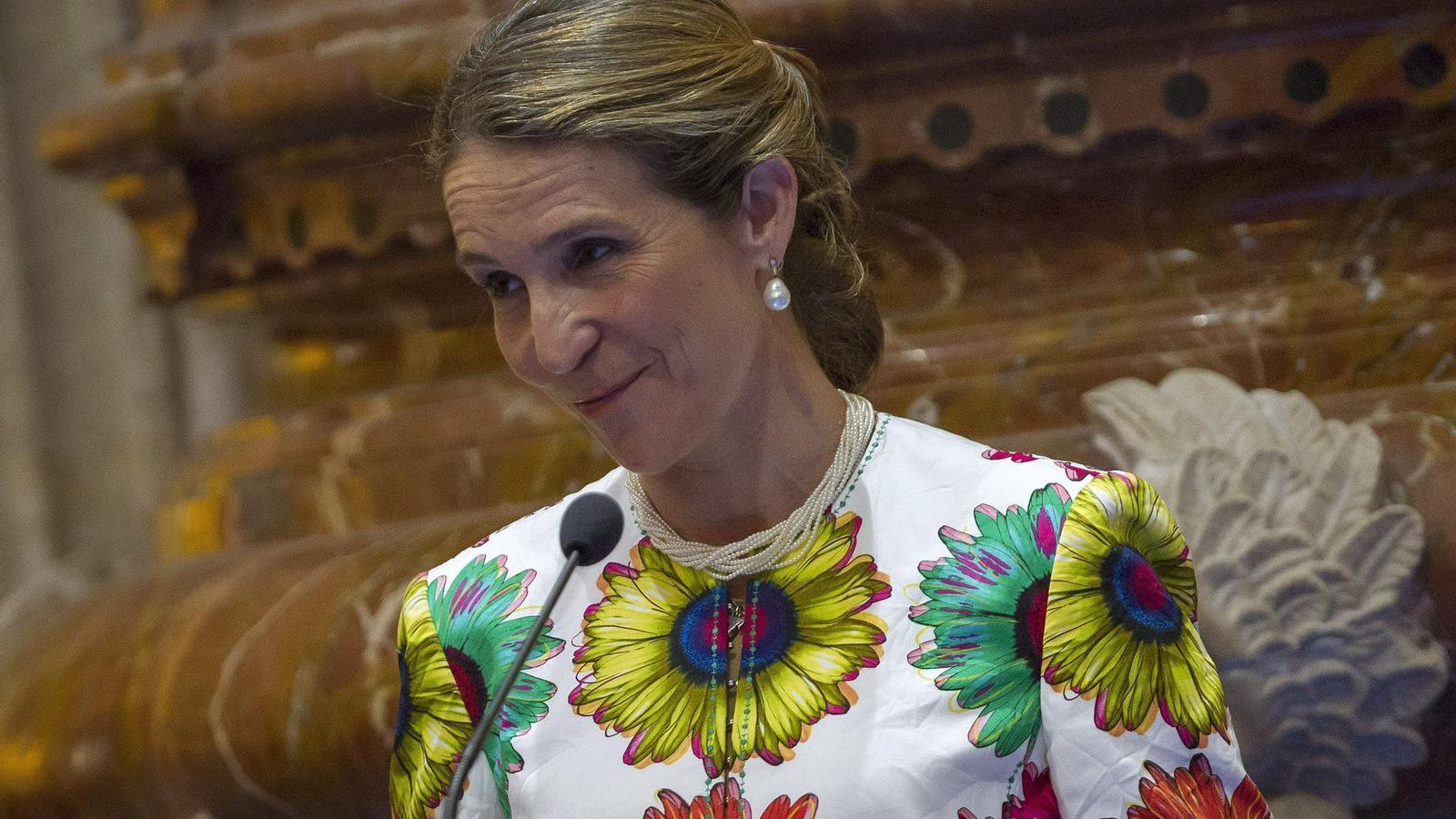 Elena de Borbon, a fined tractor driver