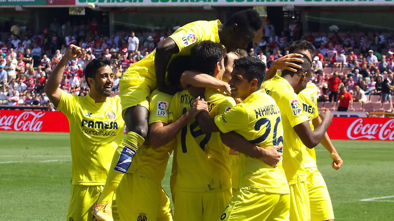 Els jugadors del Vila-real celebren un gol / EFE