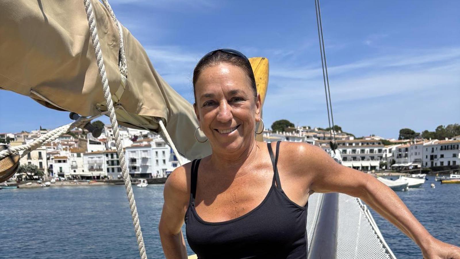 Laura Casals, on board the "Sant Isidre", in Cadaqués, a Premium Club activity.