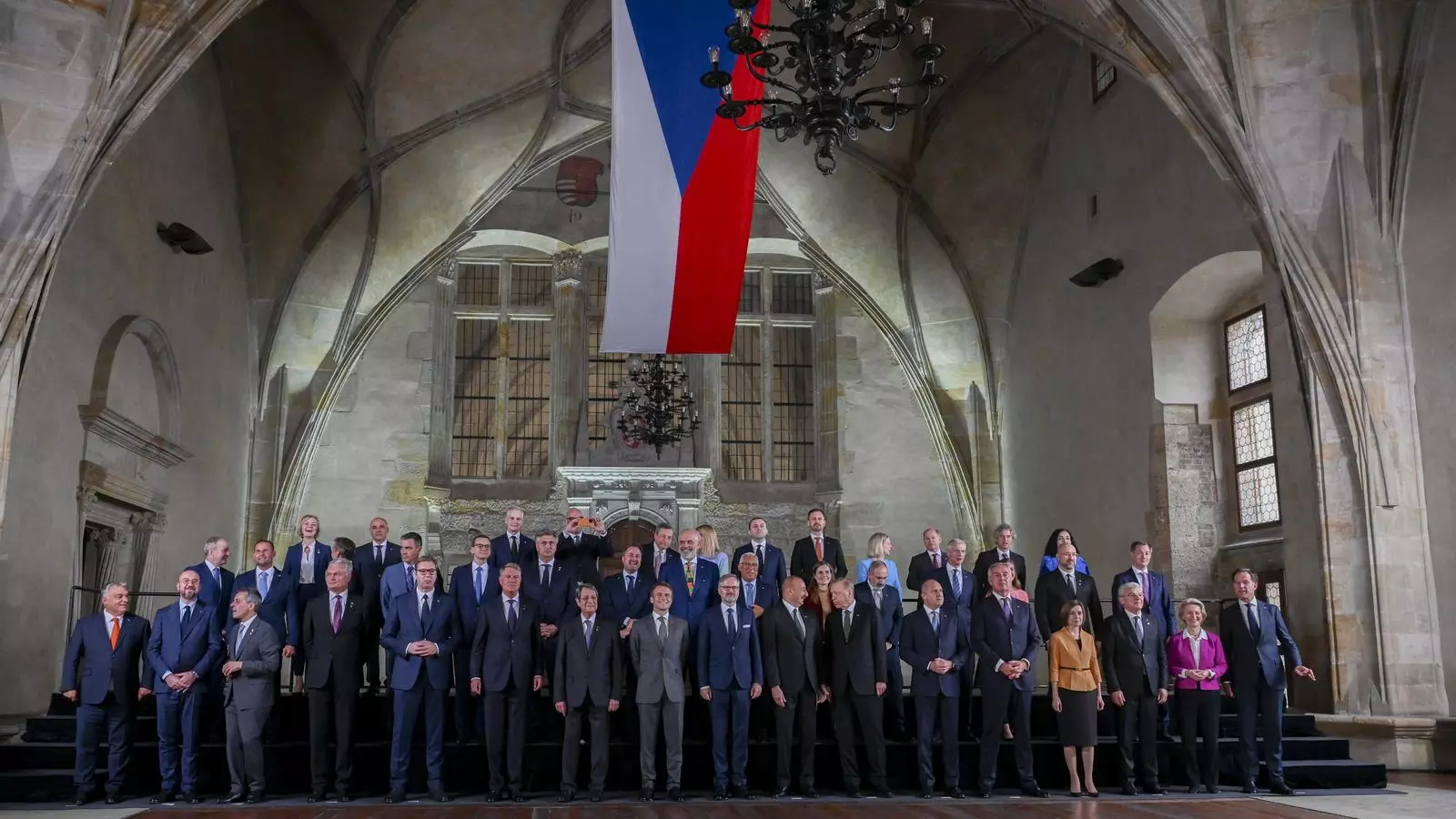 Foto de família dels líders que s'ha trobat a Praga