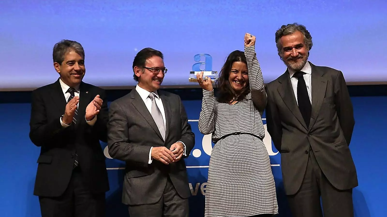 L’ICFO i Pallapupas, Premis ARA 2015 Ciència de la llum al més alt nivell Un somriure per a qui més el necessita Una carrera al servei de l’emprenedoria