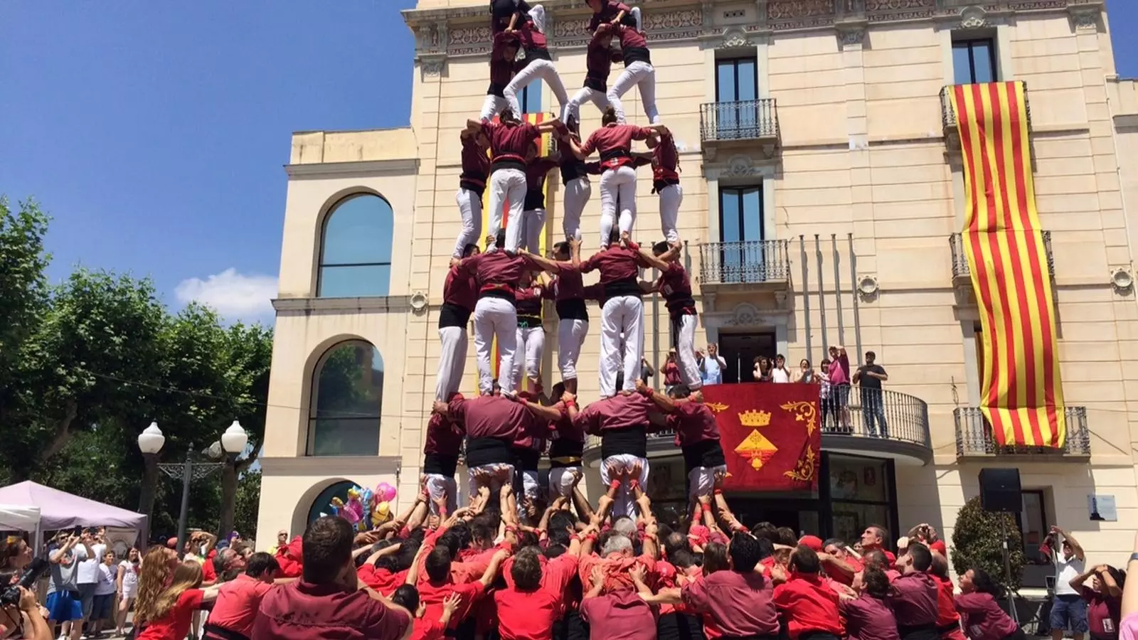 Els Castellers d'Esparreguera descarreguen el primer 7d7 de l'any / EFREN GARCIA