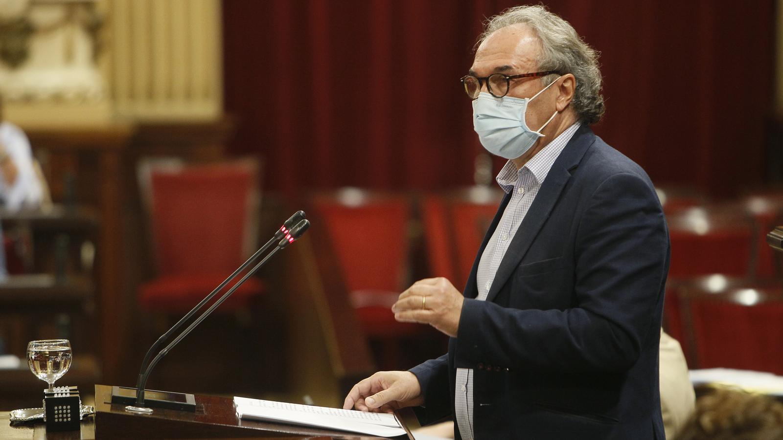 Martí March al Parlament balear.