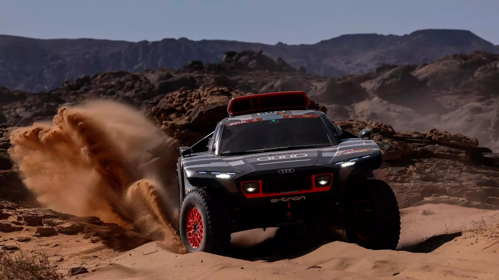 Carlos Sainz i Lucas Cruz durant el Dakar