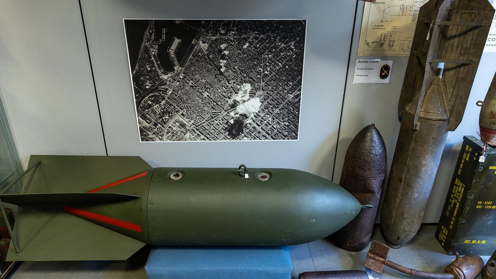 Bombas recuperadas por el Tedax expuestas en su museo.