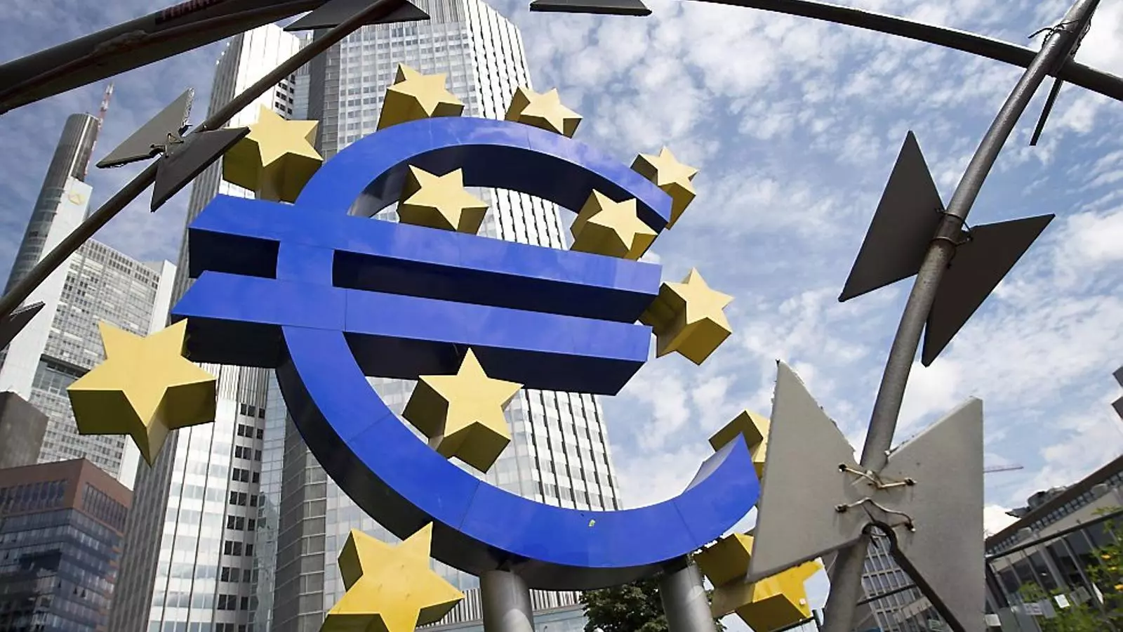 El Banc Central Europeu va evitar ahir trencar amb Merkel i les polítiques d’austeritat.