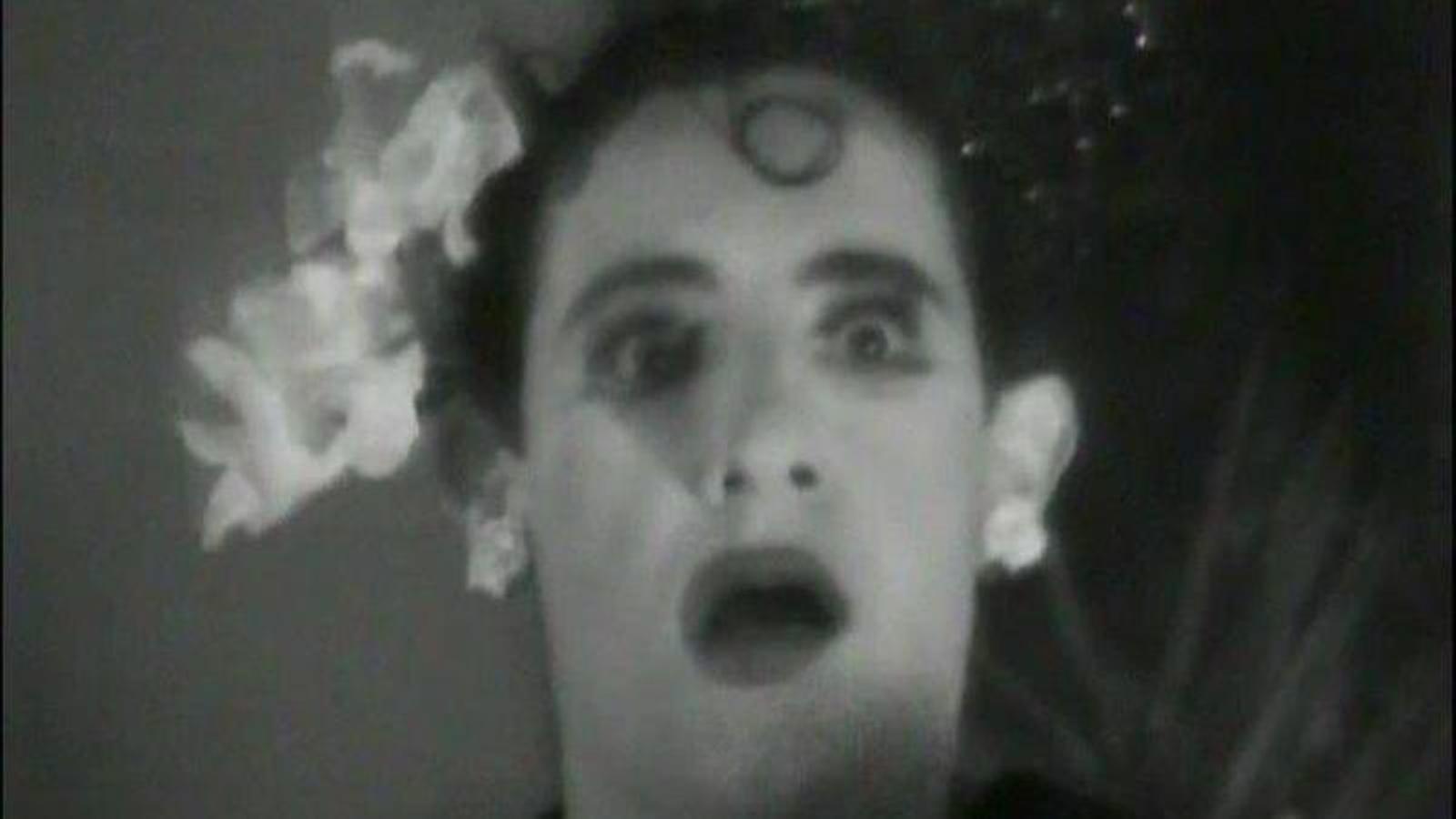 Ocaña in the video 'Ocaña and Camilo's Performance'