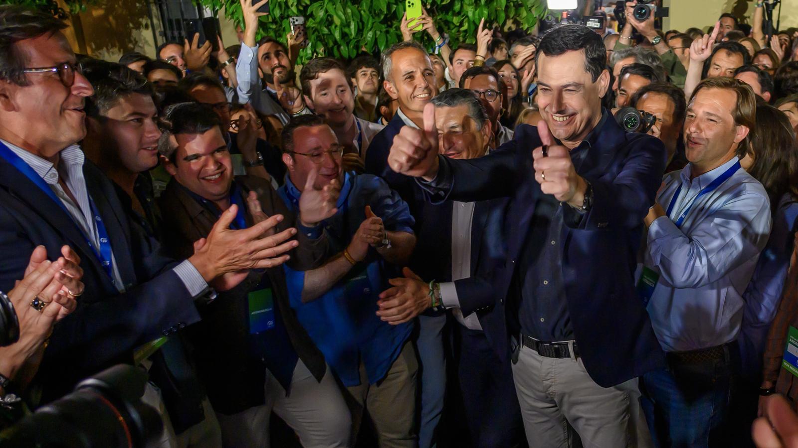 Juanma Moreno appearing at the PP headquarters in Seville