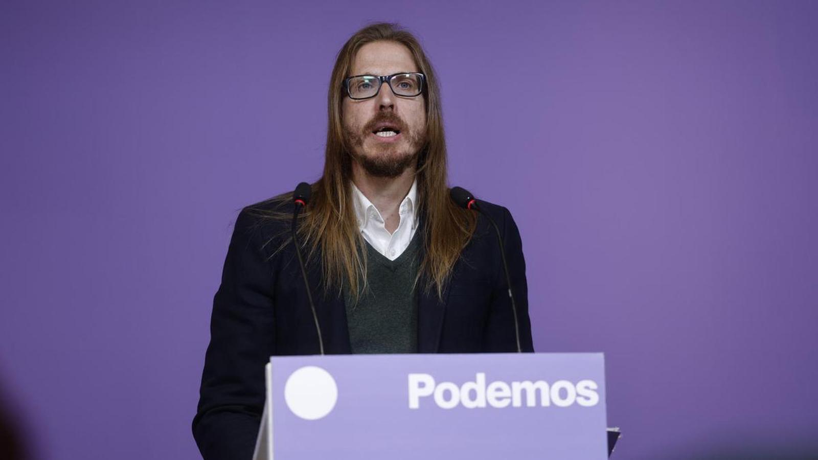 Pablo Fernández offers a press conference at the Podemos headquarters on Monday, October 19th
