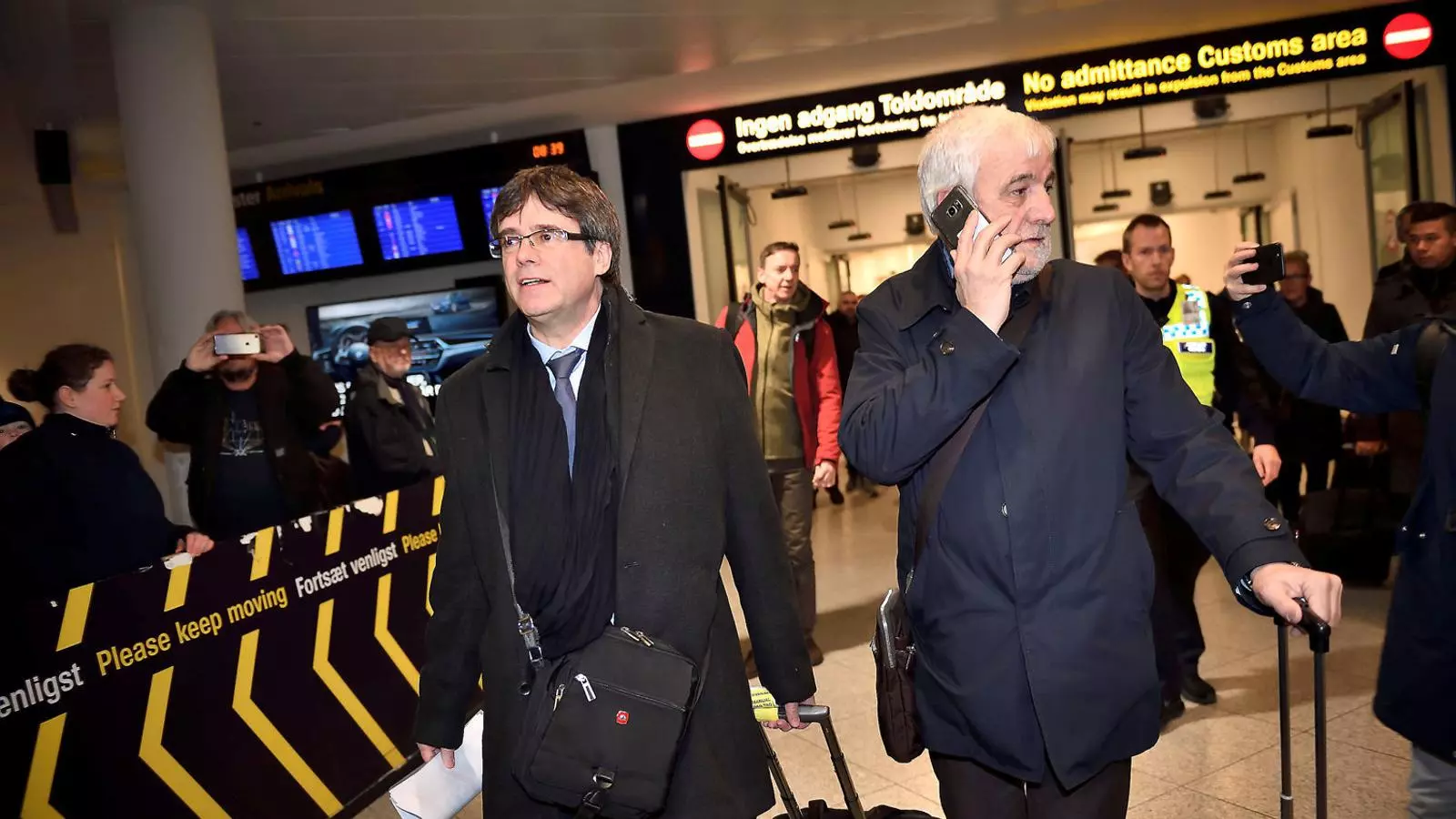 El president de la Generalitat, Carles Puigdemont, El 22 de gener passat a l’aeroport de Copenhaguen (Dinamarca) procedent de Brussel·les.
La fiscalia va demanar reactivar l’euroordre però el jutge Pablo Llarena va rebutjar-ho.