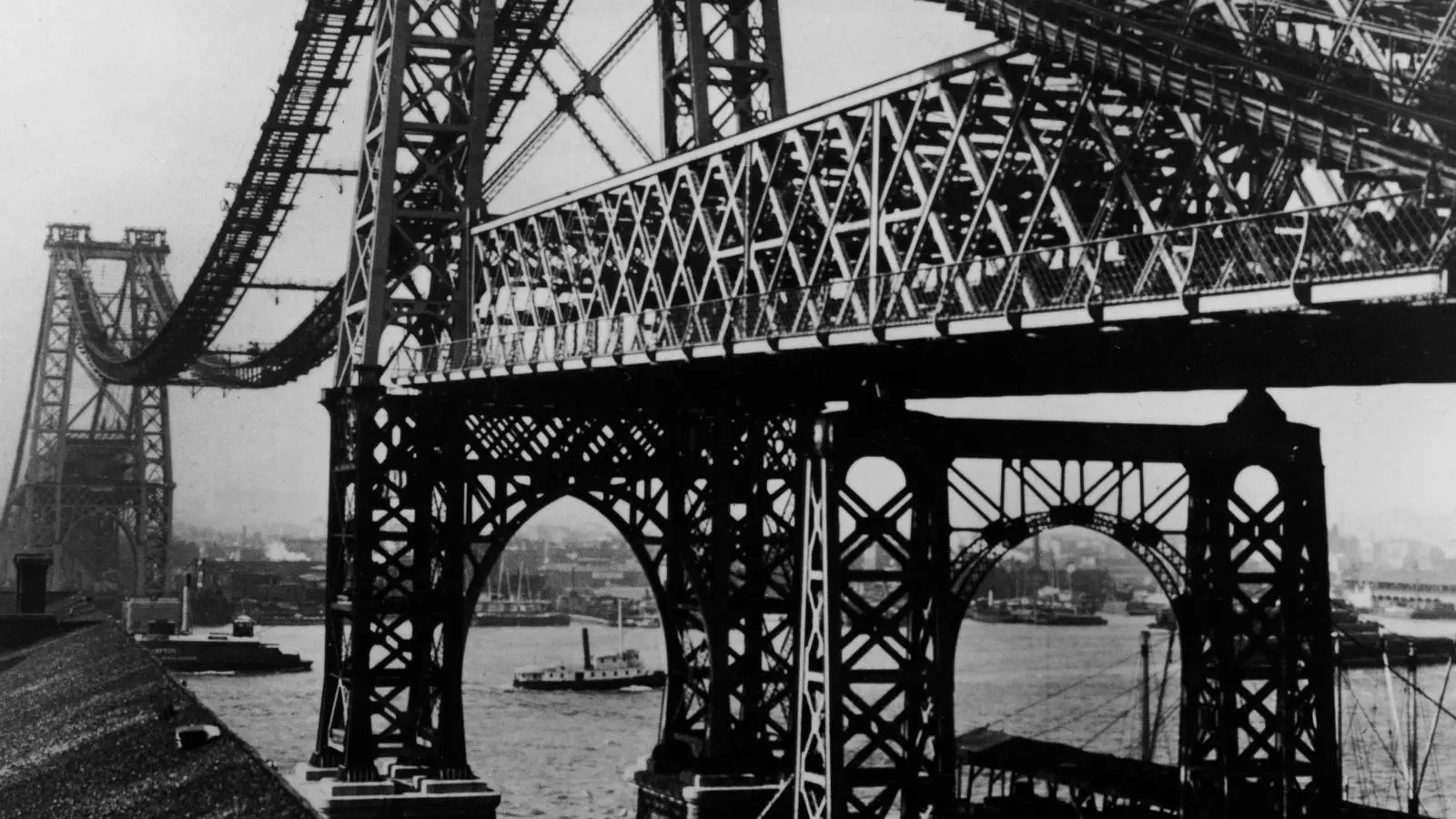 Un pont en construcció.