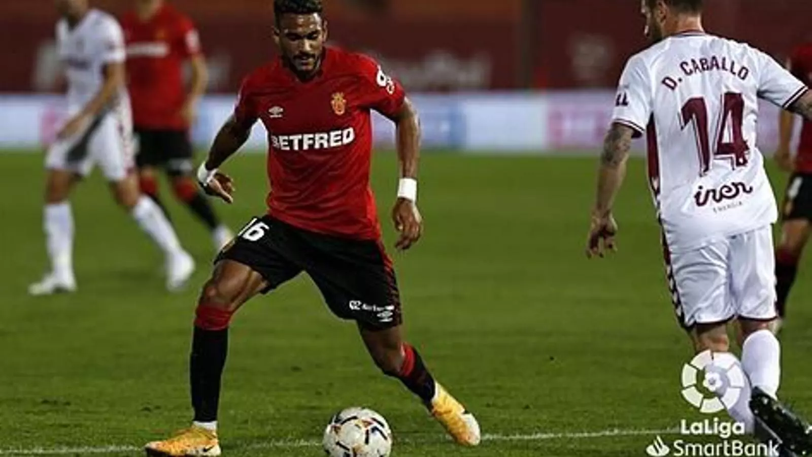 Jordi Mboula durant el partit contra l'Albacete