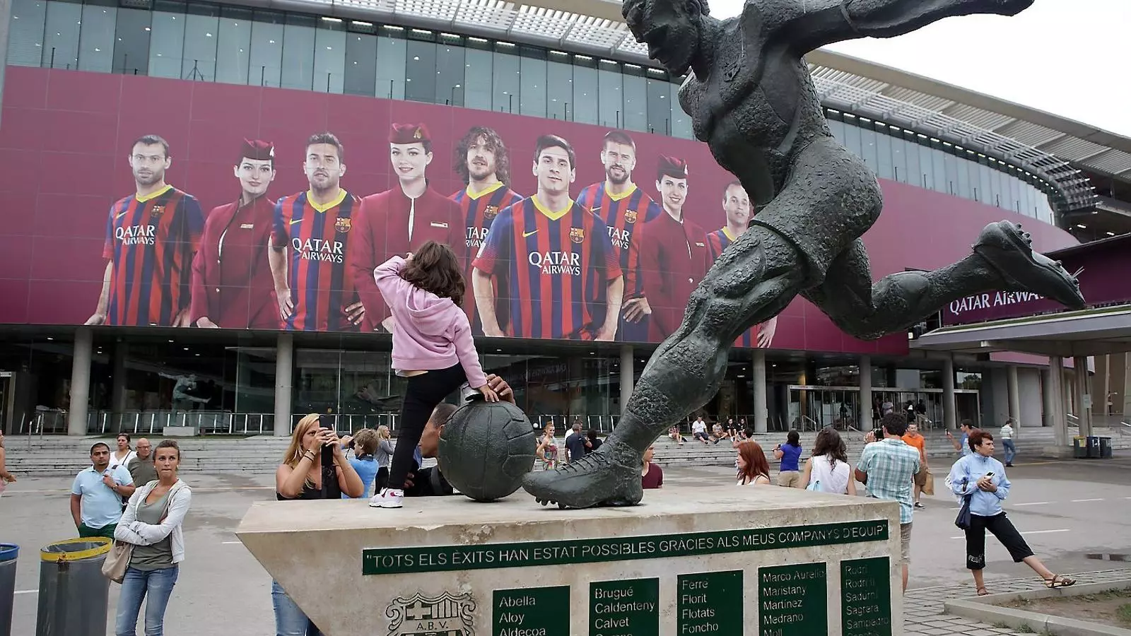 Fa dues temporades, Qatar Airways va activar una de les clàusules de l’acord amb el Barça per promocionar-se a la façana del Camp Nou.