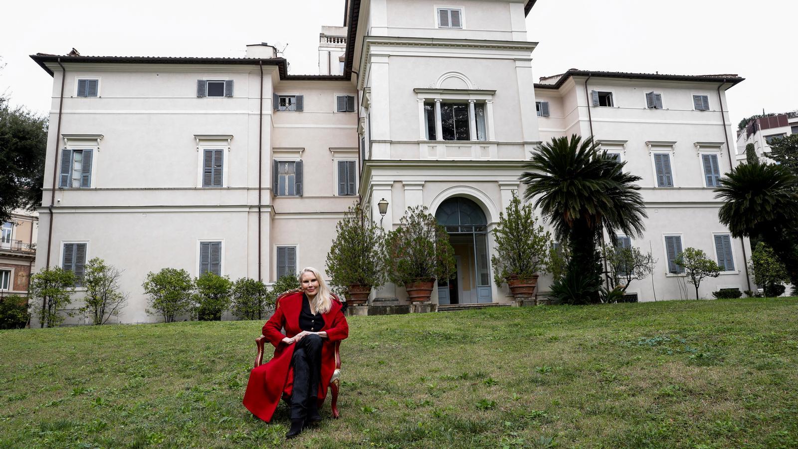 Rita Boncompagni Ludovisi és la princesa vídua propietària de la Vil·la de l'Aurora de Roma
