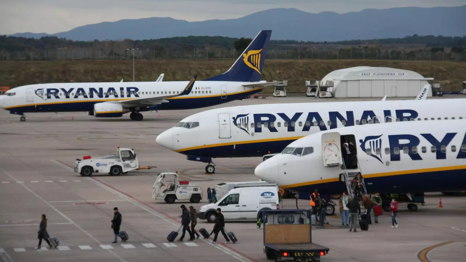 La tesi de la investigadora de la UdG diu que no hi ha diferències entre el que gasten els turistes que arriben en 'low cost' i els que escullen companyies tradicionals / ACN