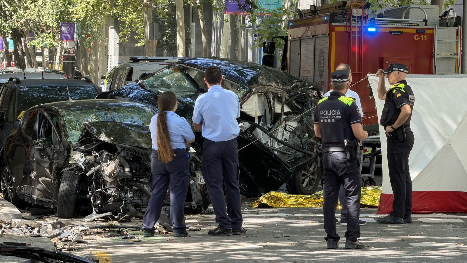Coches siniestrados en el incidente en el barrio del Poblenou de Barcelona