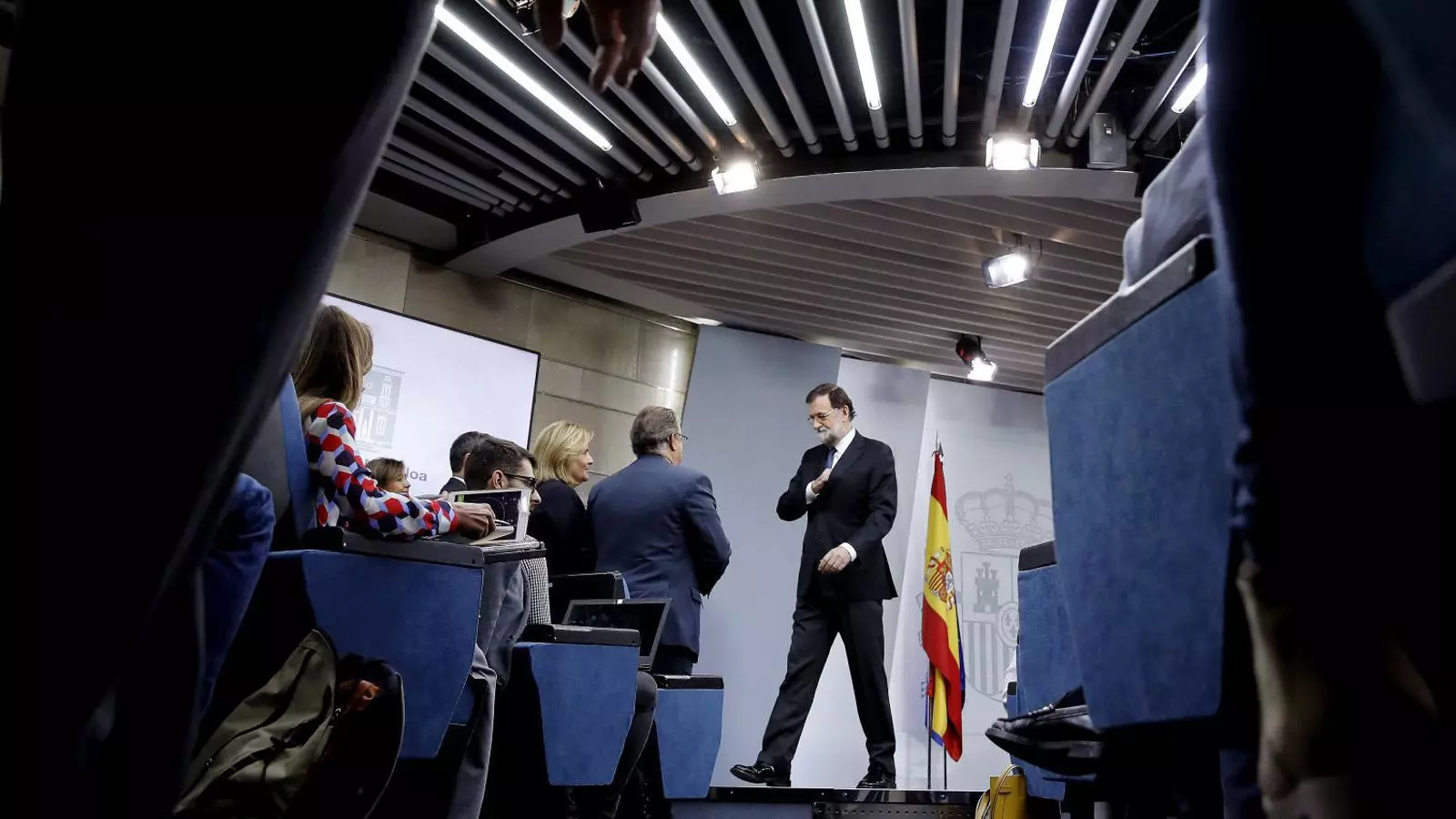 El president del govern espanyol, Mariano Rajoy, va presidir ahir un consell de ministres extraordinari a la Moncloa i va oferir després una roda de premsa per explicar el 155.