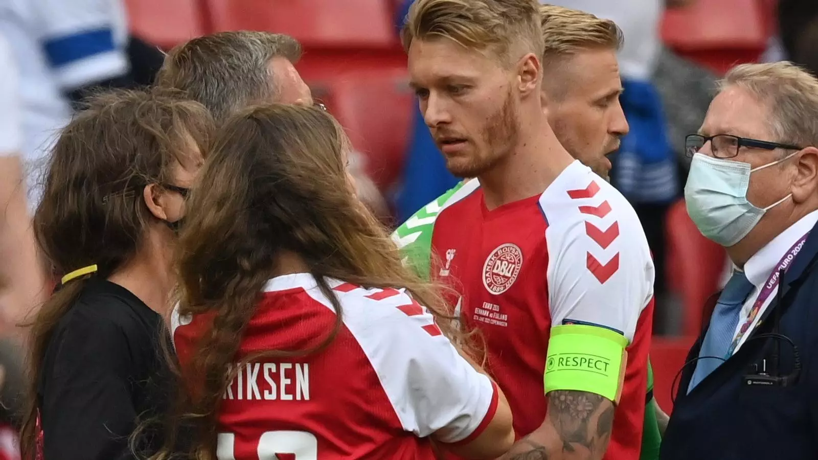 Kjaer consuela la pareja de Eriksen.