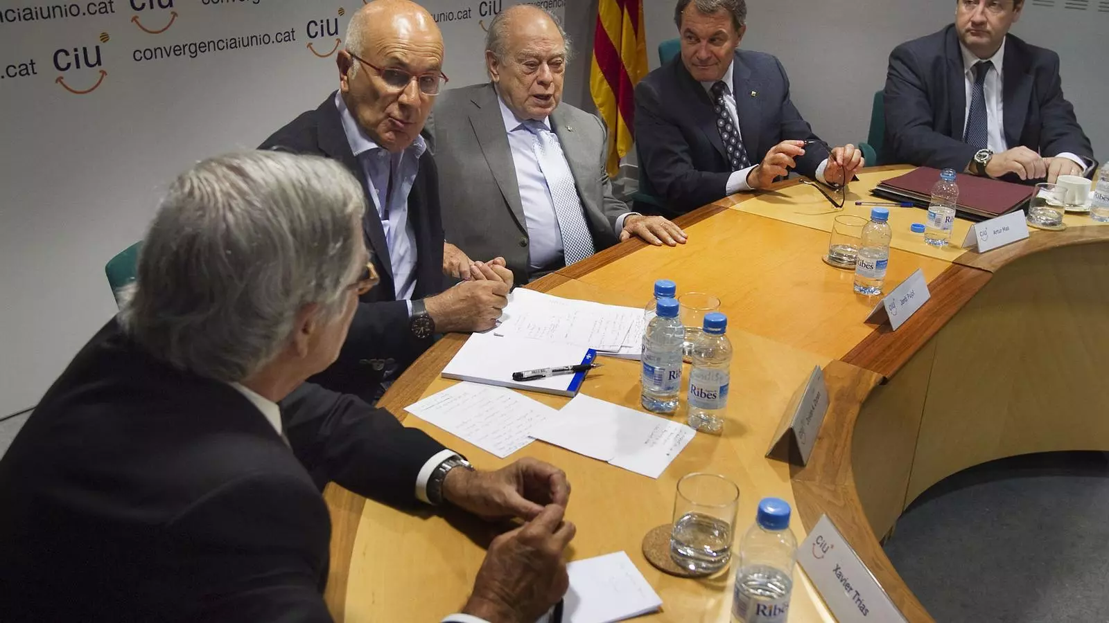 REUNIONS DECISIVES L'última trobada de l'executiva de CiU, dilluns, ja va donar per fet el cop de porta del govern del PP al pacte fiscal. Les pròximes trobades serviran per decidir si s'inclou l'estat propi al programa electoral.
