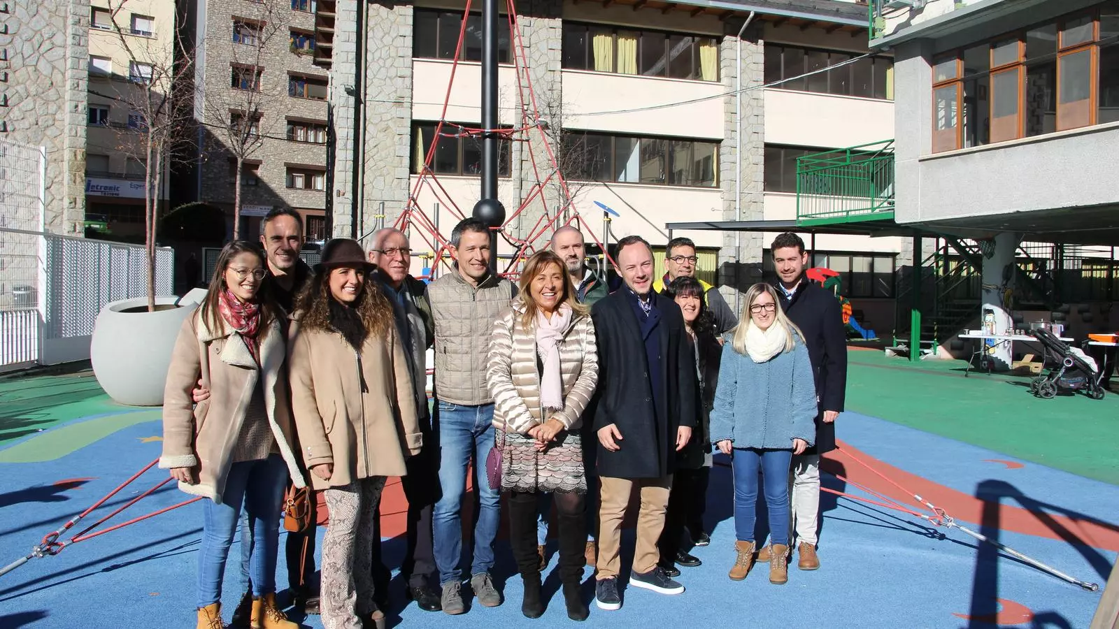 Membres de la candidatura d'En Comú per Andorra la Vella amb el cap de Govern, Xavier Espot, a Ciutat de Valls. / M. F.