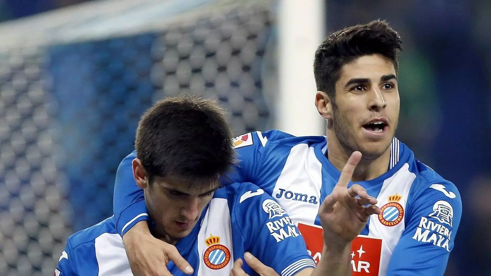 Gerard Moreno i Marcos Asensio celebrant un gol de l’Espanyol durant un partit d’aquesta temporada.