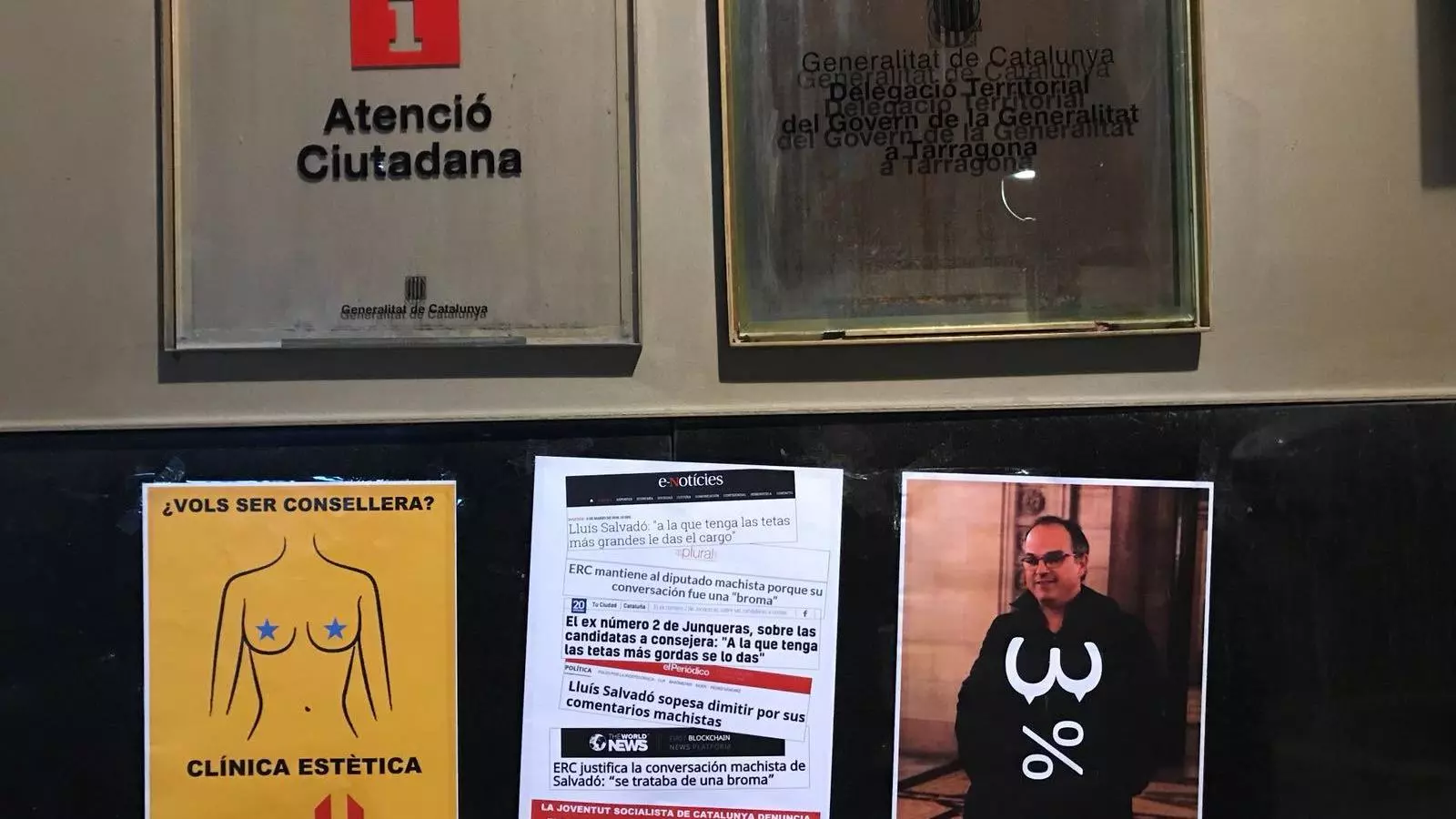Cartells de la JSC a la Delegació Territorial del Govern a Tarragona