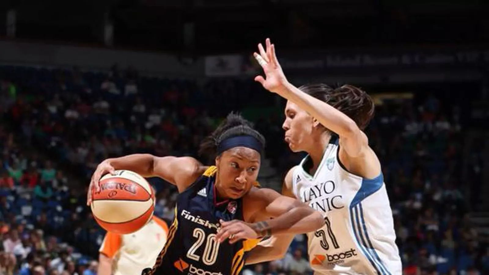 Anna Cruz, a la dreta / WNBA