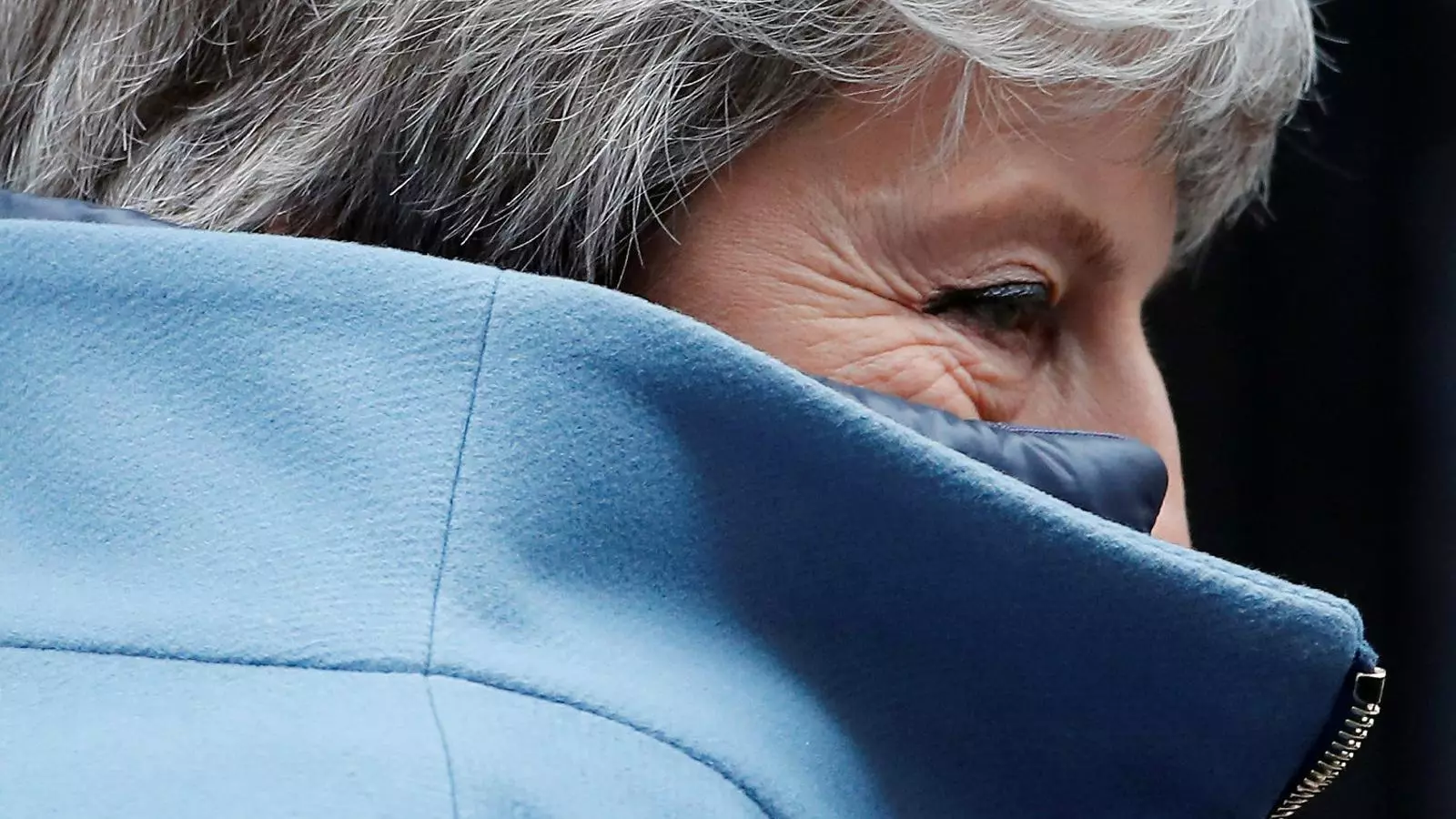 Theresa May ahir sortint de Downing Street cap al Parlament.
