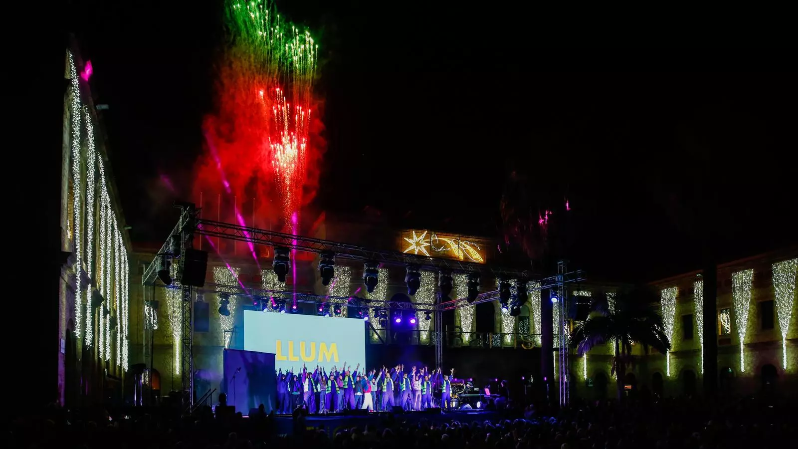 Acte inaugural de l'encesa de llums de Nadal a Nou Barris, a Barcelona