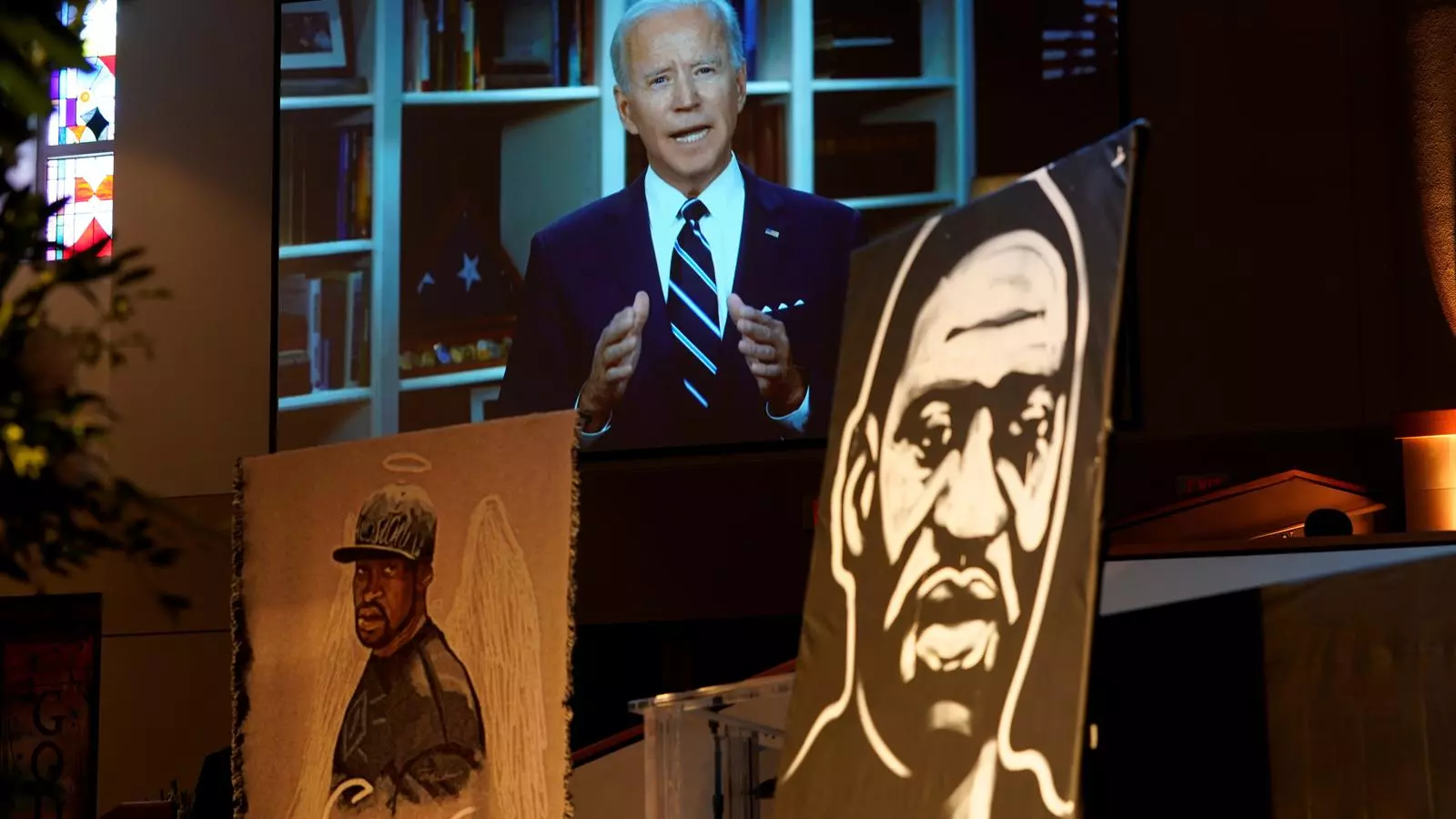 L'exvicepresident Joe Biden emet un missatge gravat en l'enterrament de George Floyd.