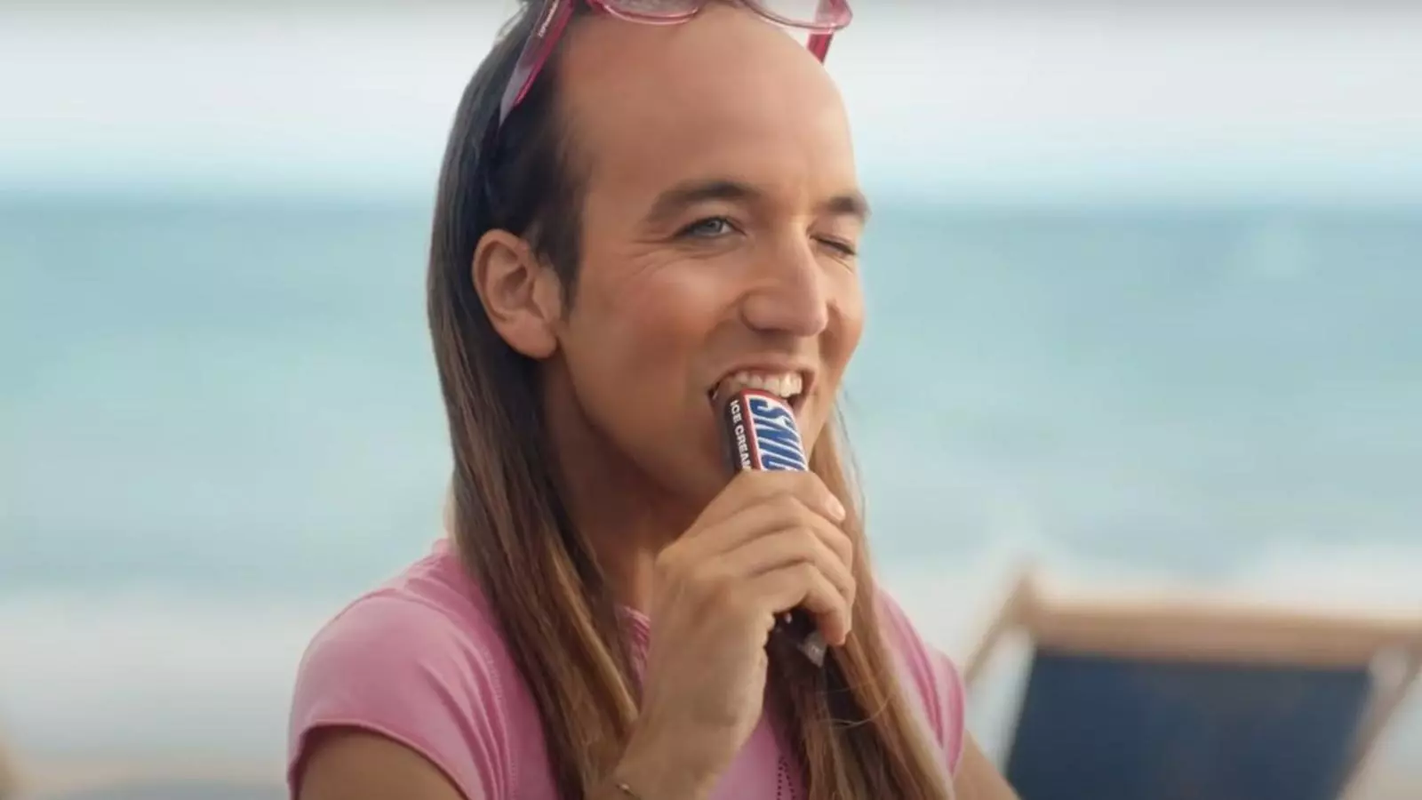 L'influencer Aless Gibaja a l'anunci d'Snickers