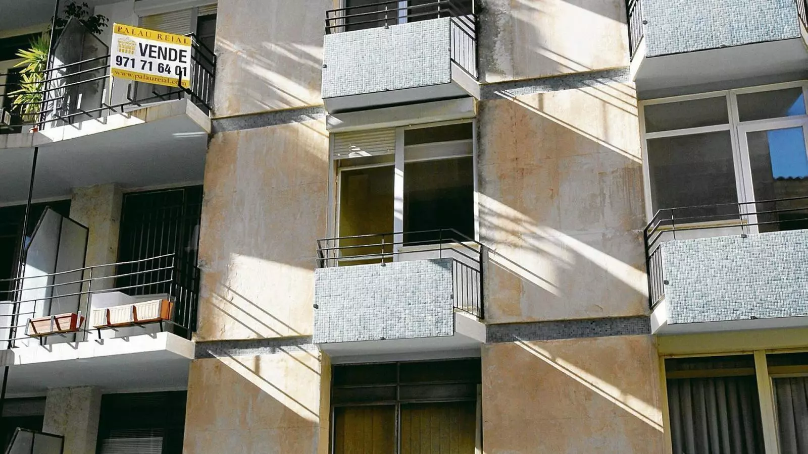 L'edificació turística continua en màxims històrics, encara que amb comportament dispar per Illes
