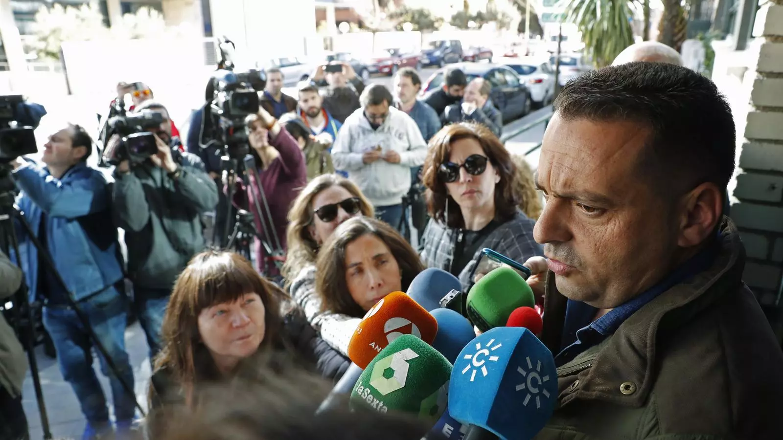 Antolín Goya fent declaracions a la premsa abans de la reunió d'avui amb la patronal.