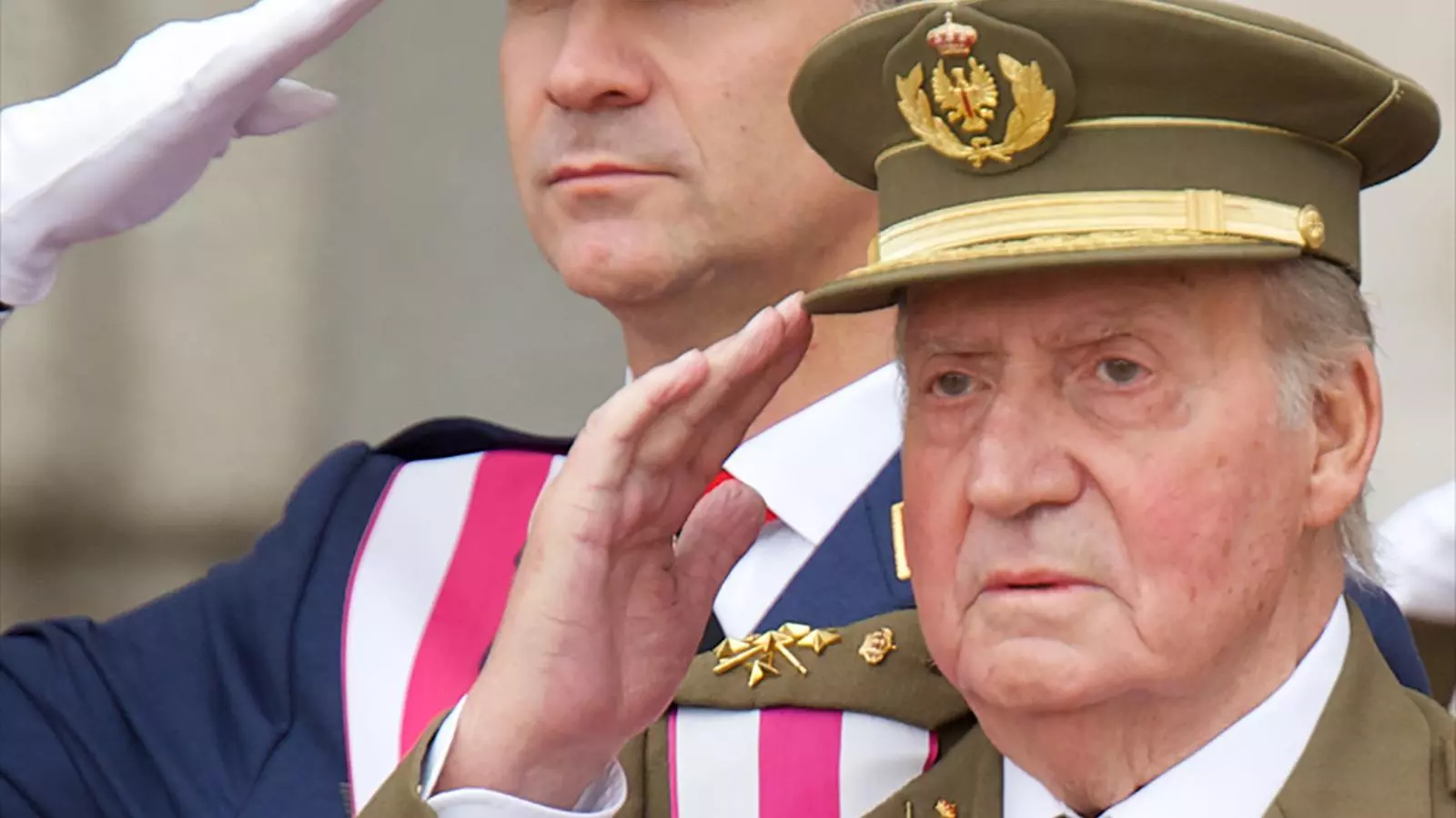 Felip VI i Joan Carles I a la desfilada militar de Cap d'Any al Palau Reial el 6 de gener de 2014