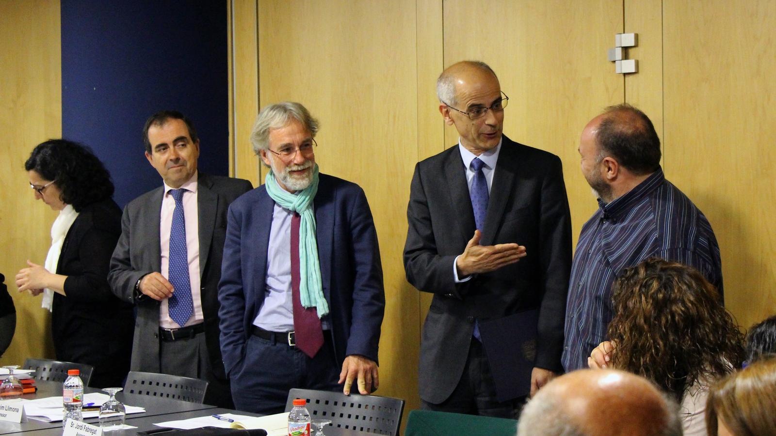 El cap de Govern, Toni Martí, conversa amb el secretari general de l'USdA, Gabriel Ubach / C.G. (ANA)