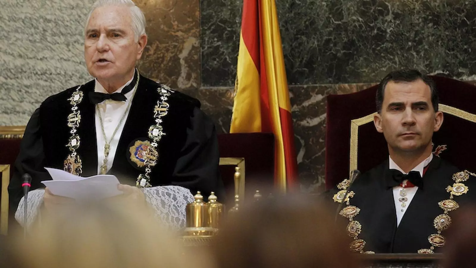 Carlos Dívar, al costat del príncep Felip, en l'acte en què se celebraven els 200 anys de Tribunal Suprem espanyol / EFE
