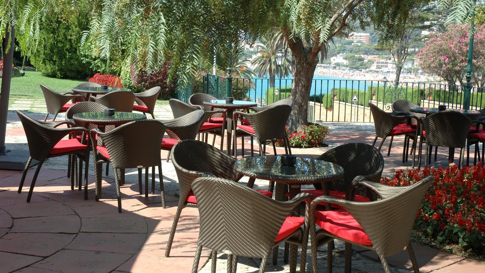 La Terrassa is one of the three restaurants of Hostal La Gavina, in S'Agaró