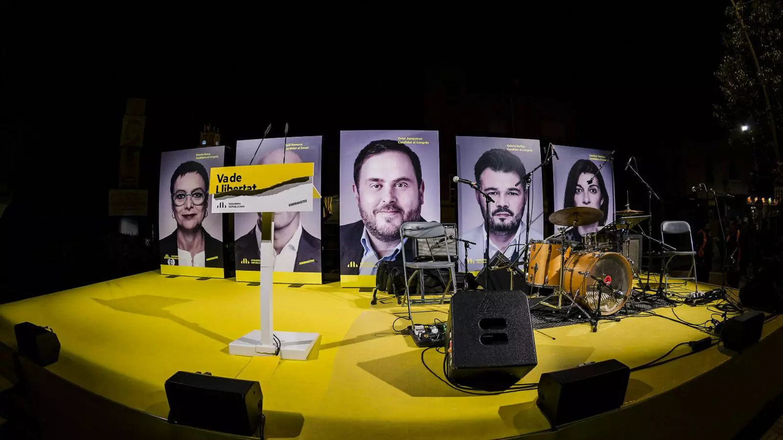 Retrat d’Oriol Junqueras al costat dels d’altres dirigents d’ERC sobre un escenari durant la campanya electoral del passat 28-A.