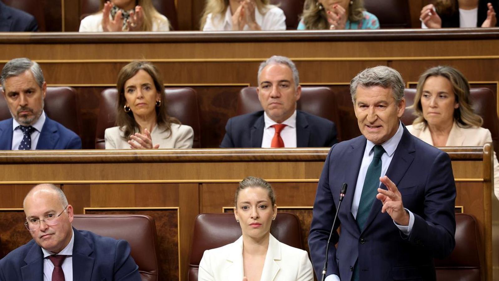 Alberto Núñez Feijóo in the first control session after Zapatero's indictment.