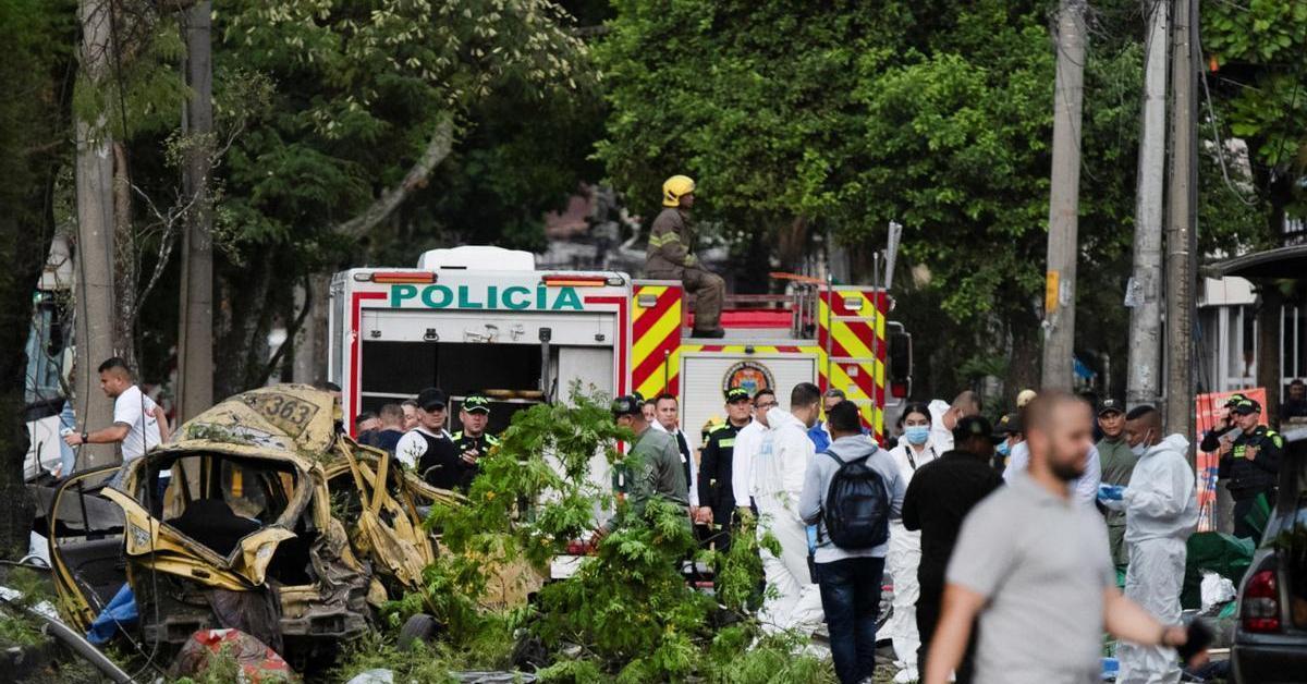 Two fatal attacks with explosives shake Colombia